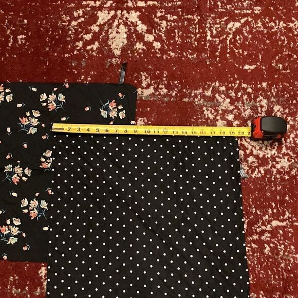 Set of 2 Handkerchiefs NWOT - Picture 5 of 5